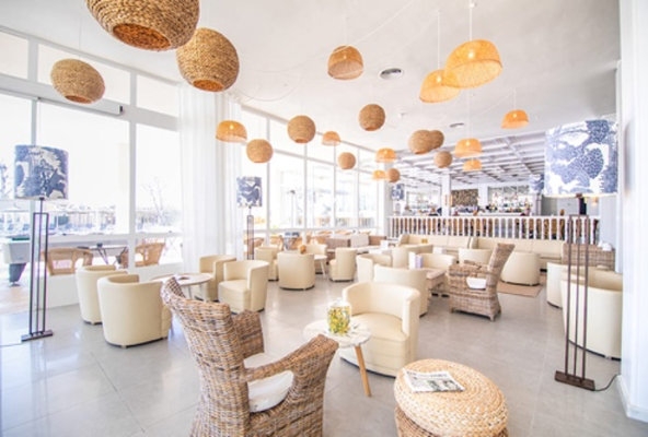 cabot-hotel-bar-area